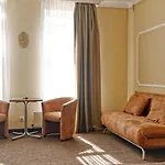 Atrium Hotel *